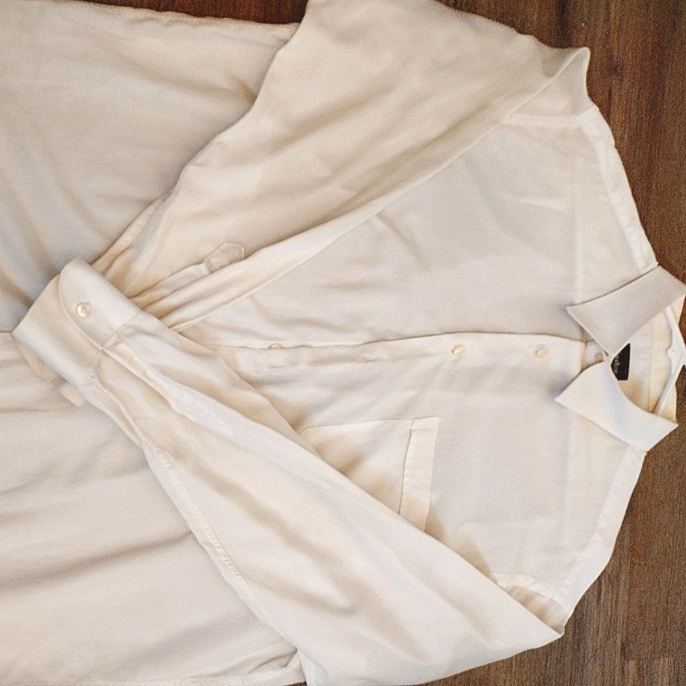 *SOLD* Neiman Marcus Lightweight Button Front Dress Shirt